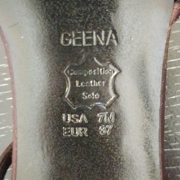 🔥SALE🔥Rhinestone the touch of Nina heels size 7 - Picture 6 of 6